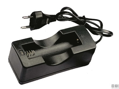 CARICABATTERIA 18650 