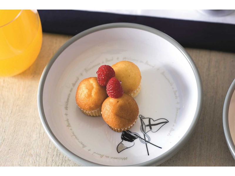 SET PIATTI FONDO MB WELCOME 