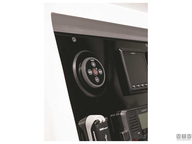 Fusion MS-BB100 RDS / USB / Bluetooth Black Box Marine Stereo