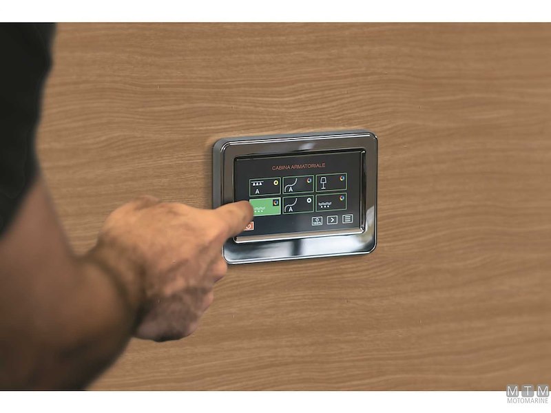 Faro Subacqueo LED Quick Challenger THI RGBW