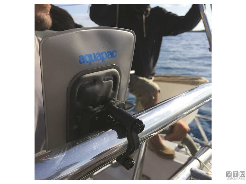 CUSTODIA IMPERMEABILE AQUAPAC PHONE RAIL 111 