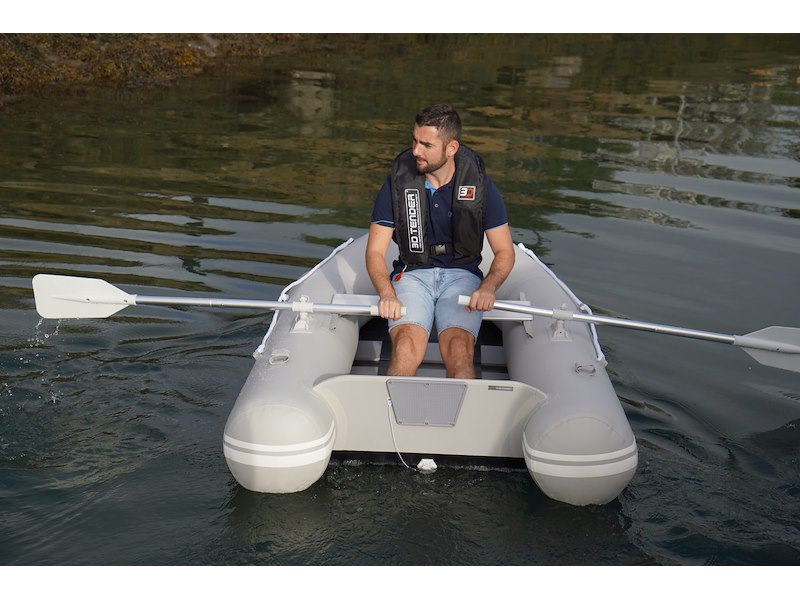 3D TENDER WORLD TRAVEL 235 GREY