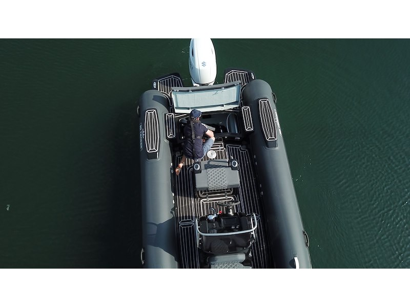 3D TENDER DREAM 655 WHITE HYPALON GELCOAT BLACK