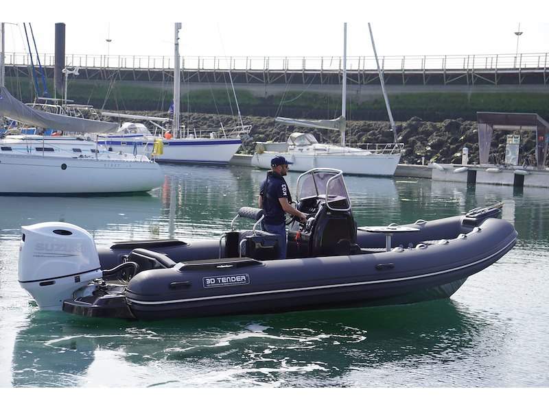 3D TENDER DREAM 655 WHITE LIMITED EDITION HYPALON GELCOAT BLACK