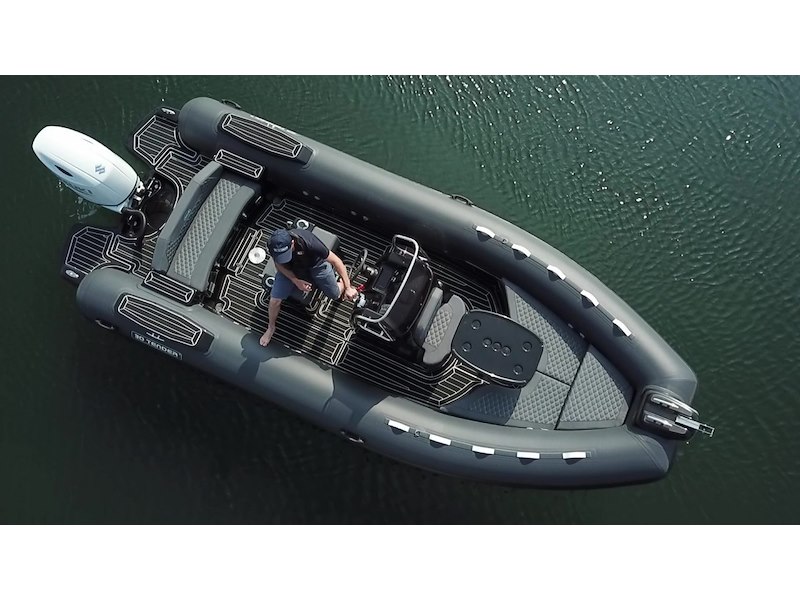 3D TENDER DREAM 655 WHITE LIMITED EDITION HYPALON GELCOAT BLACK