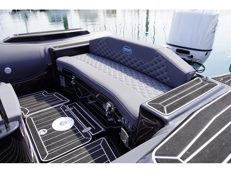 3D TENDER DREAM 655 WHITE LIMITED EDITION HYPALON GELCOAT BLACK